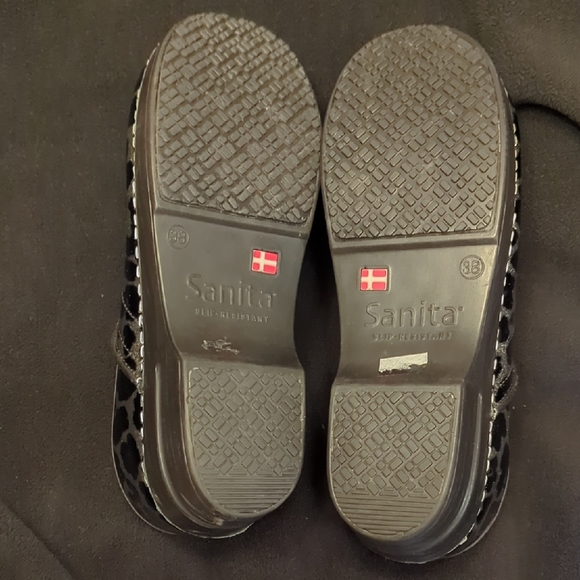 ❤️🐆NWOB Sanita Women's Metallic Black Animal (Leopard) Print Clogs Size 38❤️ - Picture 8 of 9